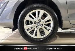 TOYOTA - YARIS - 2021/2022 - Cinza - R$ 84.900,00