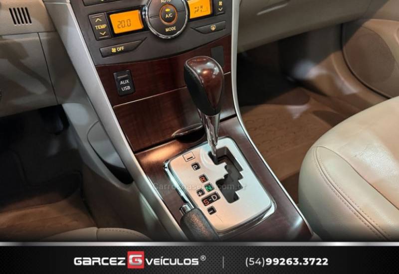 TOYOTA - COROLLA - 2012/2013 - Preta - R$ 77.900,00