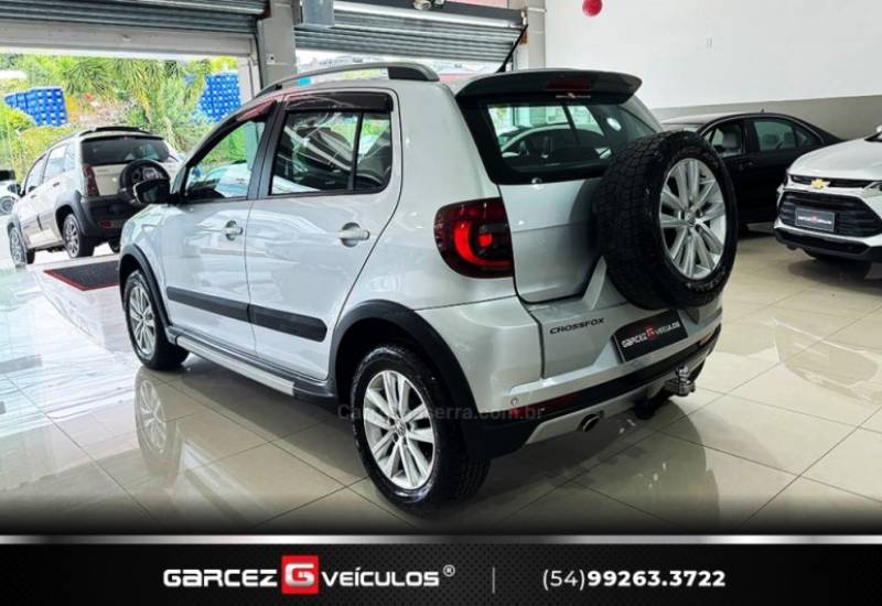 VOLKSWAGEN - CROSSFOX - 2013/2013 - Prata - R$ 42.900,00