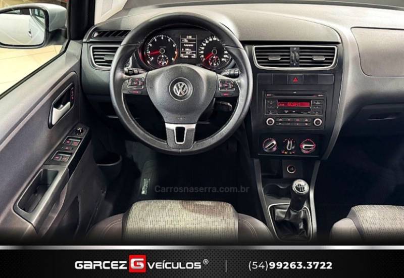 VOLKSWAGEN - SPACEFOX - 2012/2013 - Prata - R$ 45.900,00