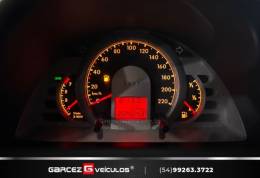 VOLKSWAGEN - CROSSFOX - 2005/2006 - Preta - R$ 32.900,00