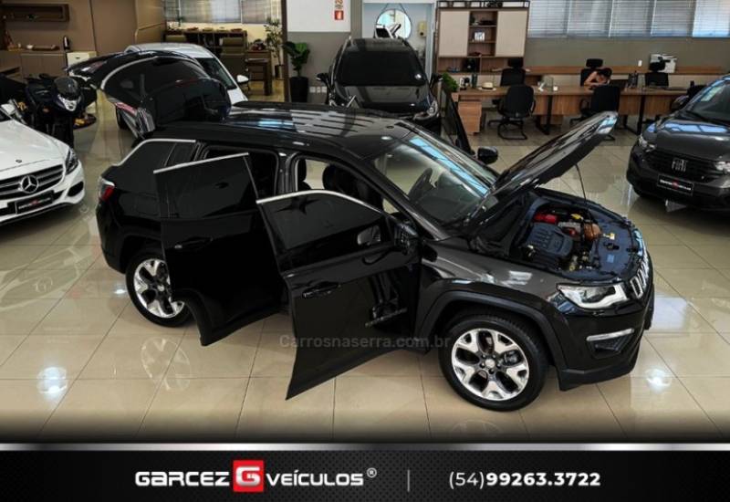 JEEP - COMPASS - 2018/2019 - Preta - R$ 99.900,00
