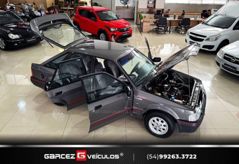 FORD - ESCORT - 1992/1992 - Cinza - R$ 46.000,00