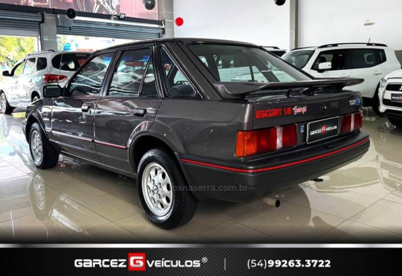 FORD - ESCORT - 1992/1992 - Cinza - R$ 46.000,00