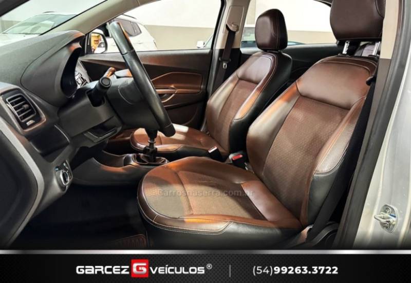 CHEVROLET - COBALT - 2017/2017 - Prata - R$ 59.000,00