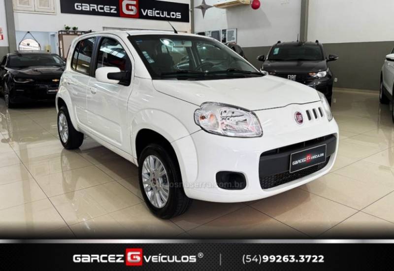 FIAT - UNO - 2014/2015 - Branca - R$ 35.900,00