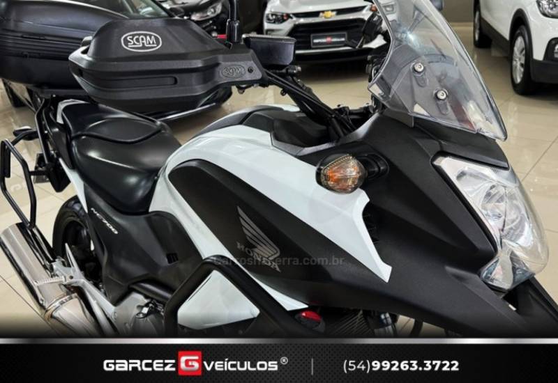HONDA - NC 700X - 2014/2014 - Branca - R$ 34.000,00