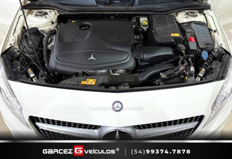MERCEDES-BENZ - A 250 - 2014/2015 - Branca - R$ 119.900,00