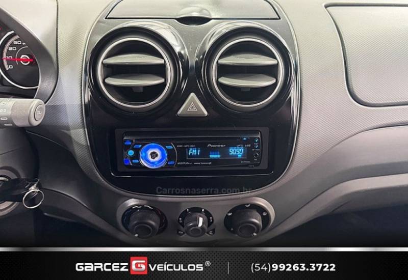 FIAT - PALIO - 2012/2013 - Branca - R$ 33.000,00