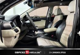 KIA MOTORS - SORENTO - 2015/2016 - Preta - R$ 115.000,00