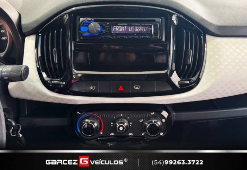 FIAT - UNO - 2014/2015 - Branca - R$ 45.900,00
