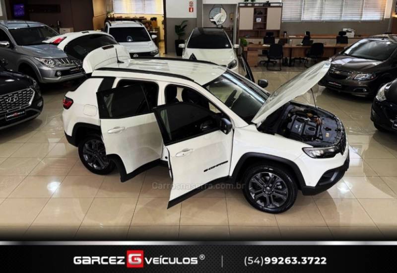 JEEP - COMPASS - 2021/2022 - Branca - R$ 149.900,00