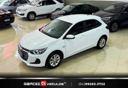 CHEVROLET - ONIX - 2022/2023 - Branca - R$ 72.000,00