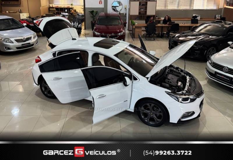 CHEVROLET - CRUZE - 2017/2017 - Branca - R$ 98.900,00