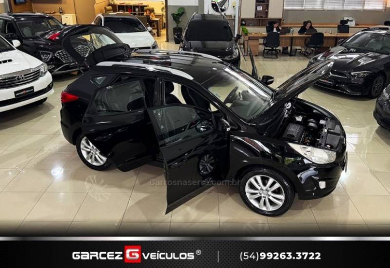HYUNDAI - IX35 - 2010/2011 - Preta - R$ 59.900,00