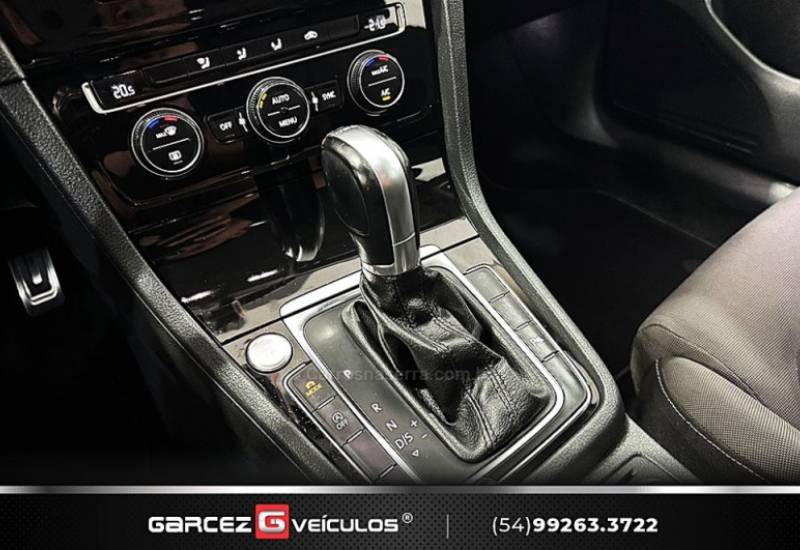 VOLKSWAGEN - GOLF - 2014/2015 - Branca - R$ 83.900,00