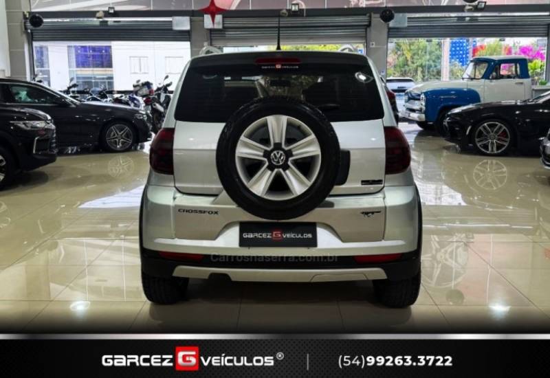VOLKSWAGEN - CROSSFOX - 2010/2011 - Prata - R$ 45.900,00