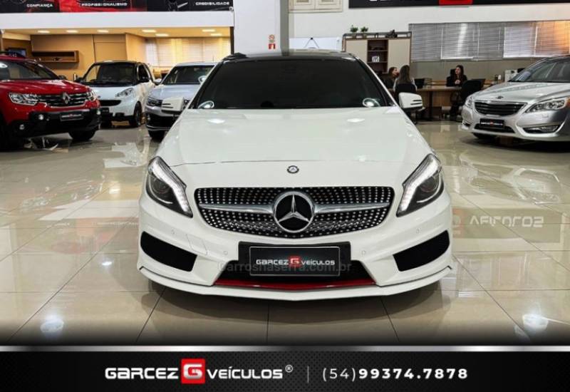 MERCEDES-BENZ - A 250 - 2014/2015 - Branca - R$ 119.900,00