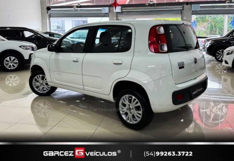 FIAT - UNO - 2014/2015 - Branca - R$ 35.900,00