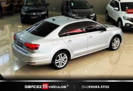 VOLKSWAGEN - JETTA - 2015/2016 - Prata - R$ 92.000,00
