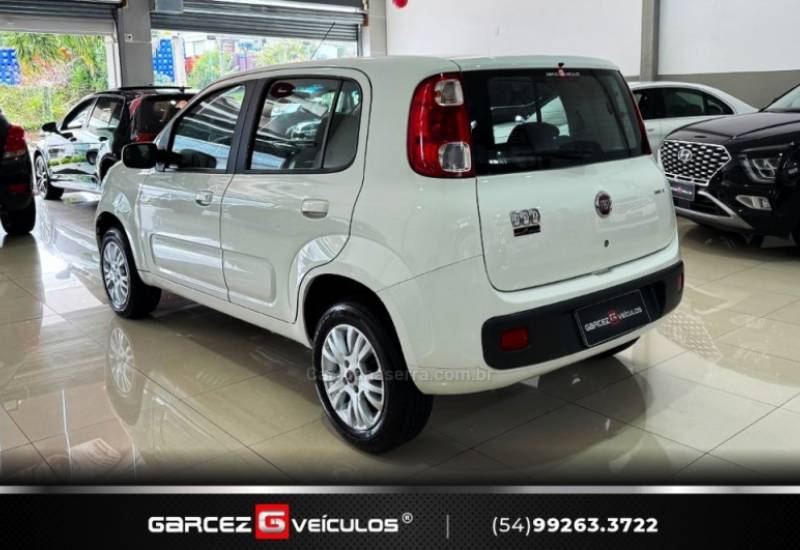 FIAT - UNO - 2014/2015 - Branca - R$ 35.900,00