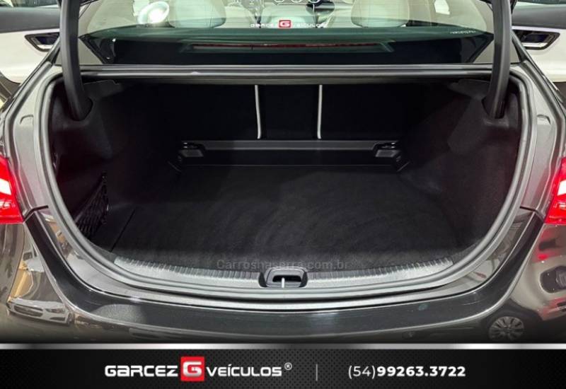 MERCEDES-BENZ - C 200 - 2022/2022 - Cinza - R$ 299.900,00