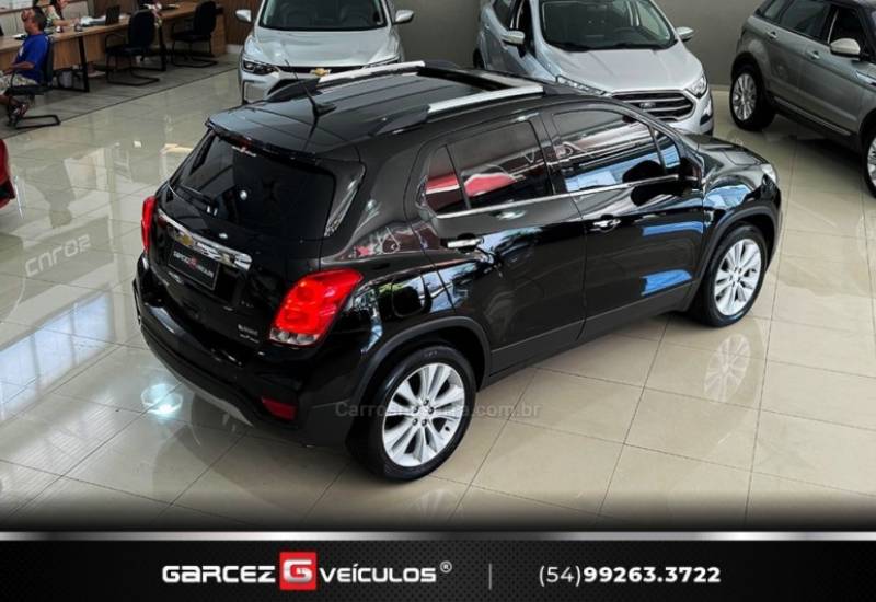 CHEVROLET - TRACKER - 2017/2018 - Preta - R$ 93.900,00