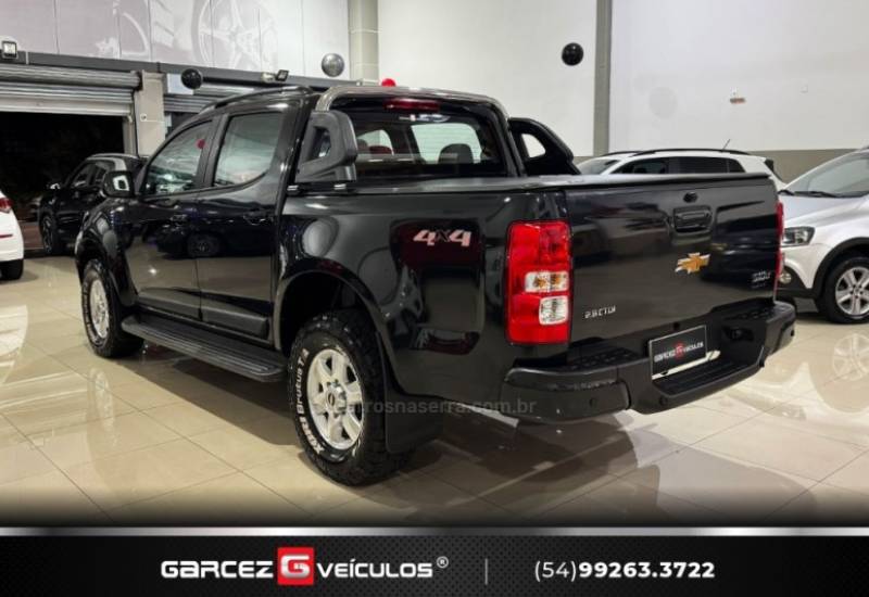 CHEVROLET - S10 - 2014/2015 - Preta - R$ 126.000,00