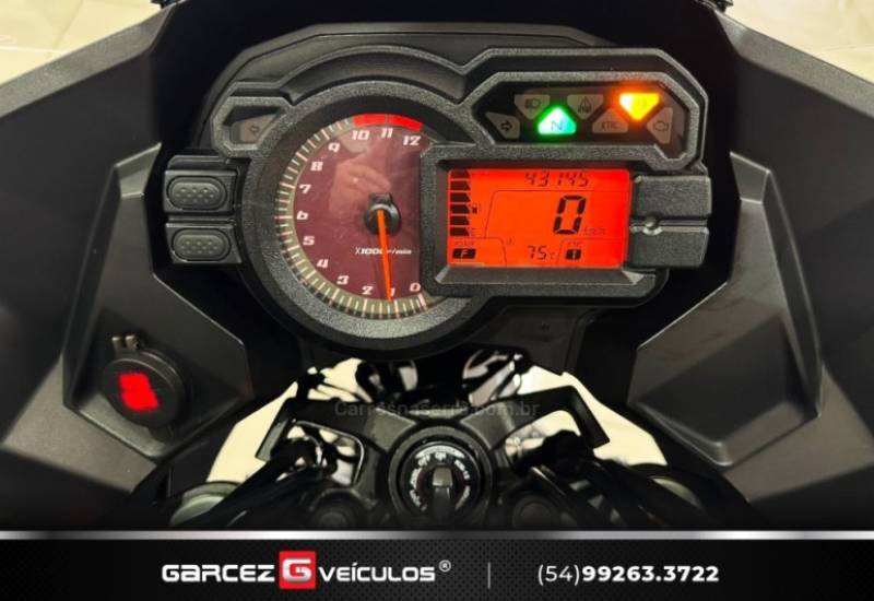 KAWASAKI - VERSYS 1000 - 2012/2013 - Branca - R$ 43.900,00