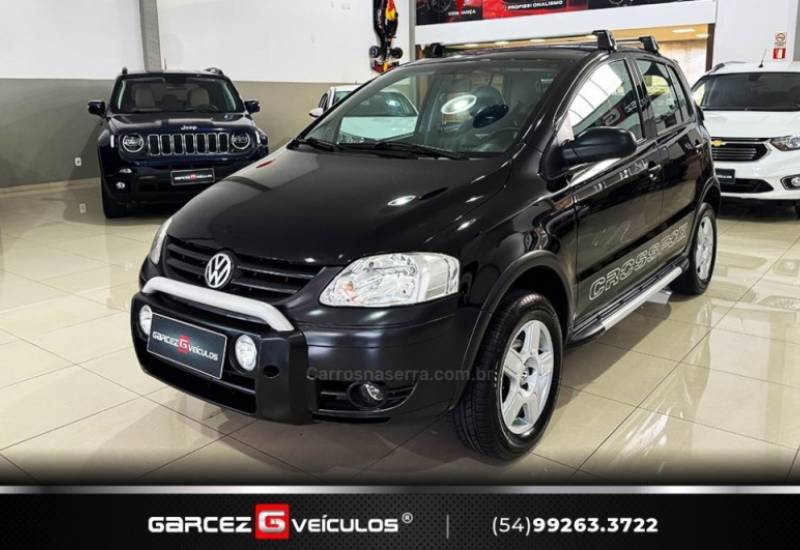 VOLKSWAGEN - CROSSFOX - 2005/2006 - Preta - R$ 32.900,00