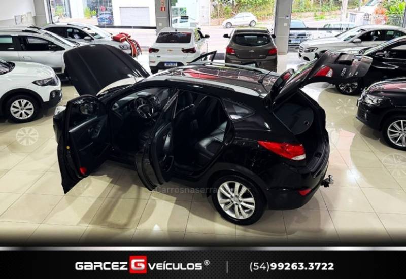 HYUNDAI - IX35 - 2010/2011 - Preta - R$ 59.900,00