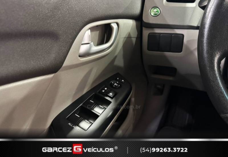 HONDA - CIVIC - 2013/2014 - Prata - R$ 74.900,00