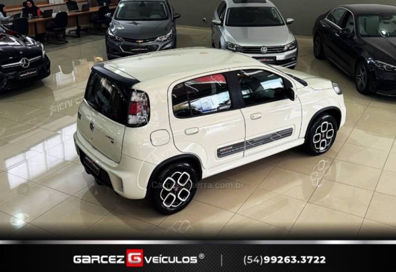 FIAT - UNO - 2014/2015 - Branca - R$ 45.900,00