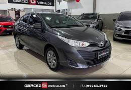 TOYOTA - YARIS - 2021/2022 - Cinza - R$ 84.900,00