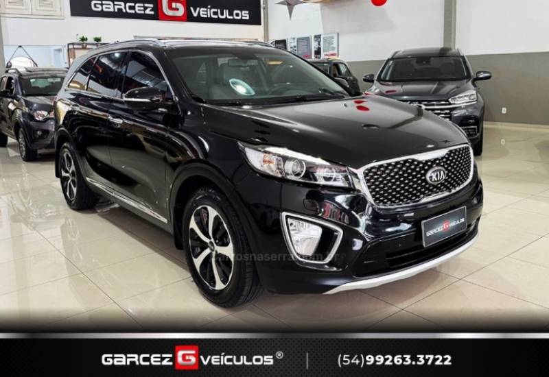KIA MOTORS - SORENTO - 2015/2016 - Preta - R$ 115.000,00