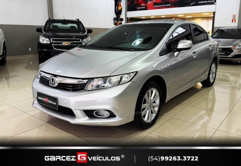 HONDA - CIVIC - 2013/2014 - Prata - R$ 74.900,00