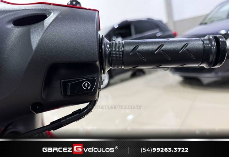 HONDA - BIZ 125 - 2025/2025 - Vermelha - R$ 15.500,00