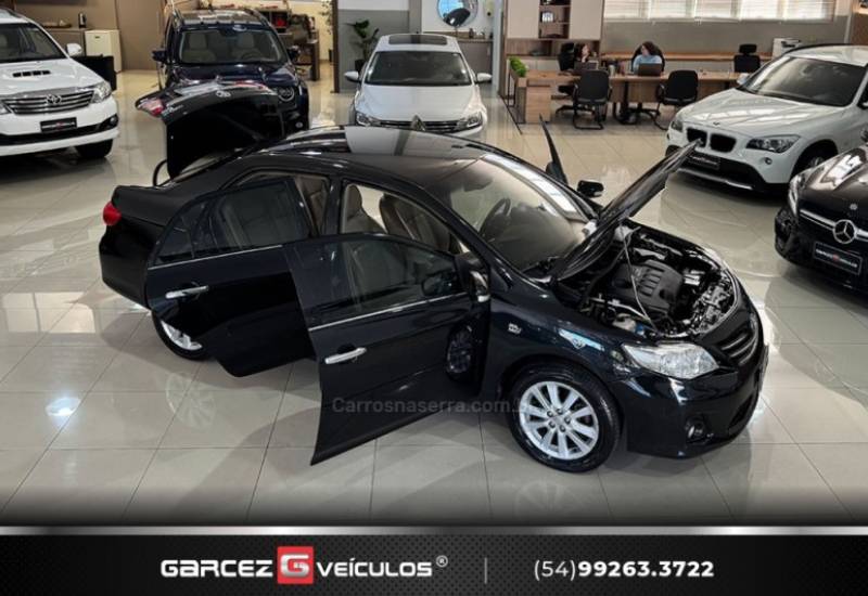 TOYOTA - COROLLA - 2012/2013 - Preta - R$ 77.900,00