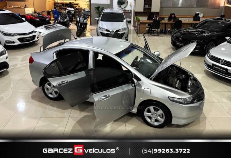 HONDA - CITY - 2010/2010 - Prata - R$ 45.000,00