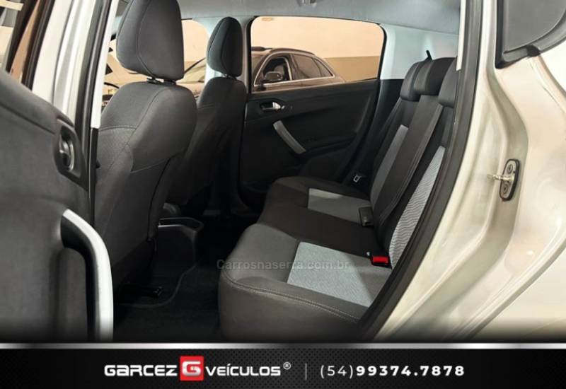 PEUGEOT - 208 - 2015/2016 - Prata - R$ 45.900,00