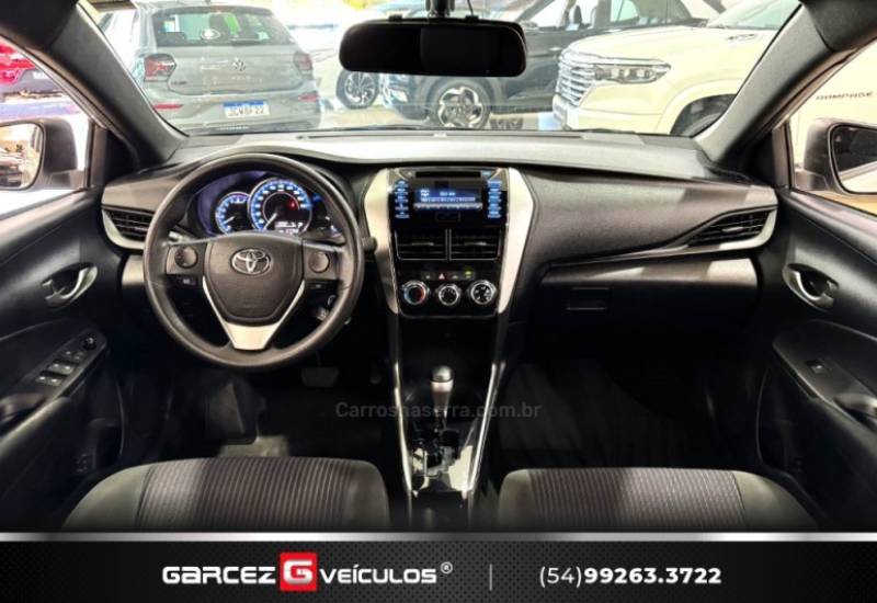TOYOTA - YARIS - 2019/2019 - Prata - R$ 77.900,00
