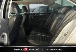 VOLKSWAGEN - JETTA - 2015/2016 - Prata - R$ 92.000,00