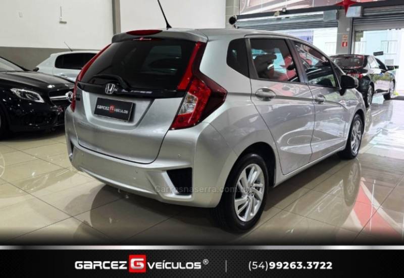 HONDA - FIT - 2015/2015 - Prata - R$ 65.900,00