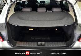 CHEVROLET - ONIX - 2022/2023 - Branca - R$ 72.000,00