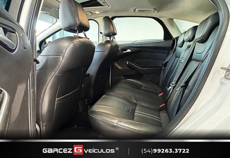 FORD - FOCUS - 2015/2015 - Branca - R$ 64.000,00