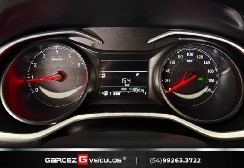 CHEVROLET - ONIX - 2022/2023 - Branca - R$ 72.000,00