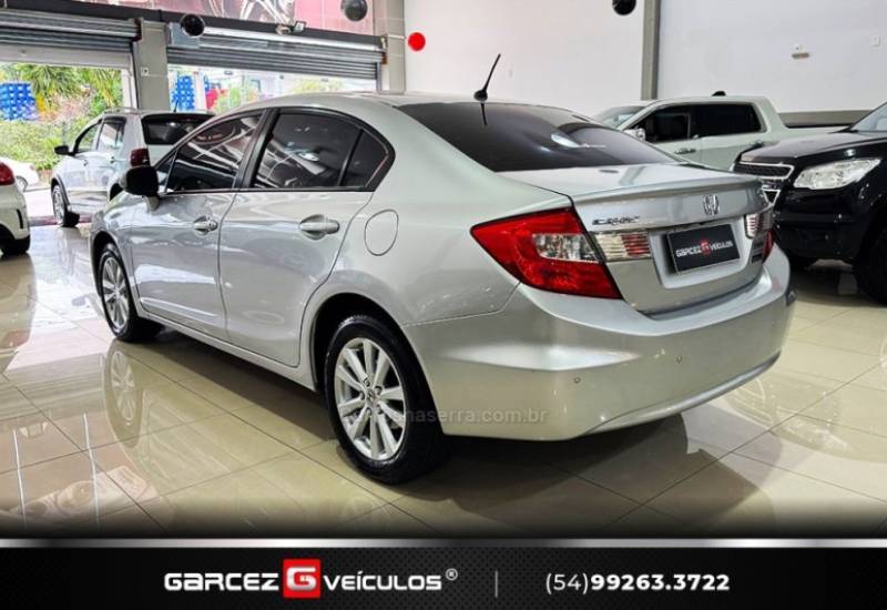 HONDA - CIVIC - 2013/2014 - Prata - R$ 74.900,00