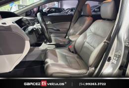 HONDA - CIVIC - 2013/2014 - Prata - R$ 74.900,00