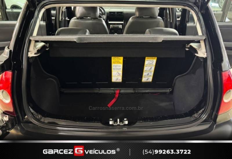 VOLKSWAGEN - CROSSFOX - 2005/2006 - Preta - R$ 32.900,00