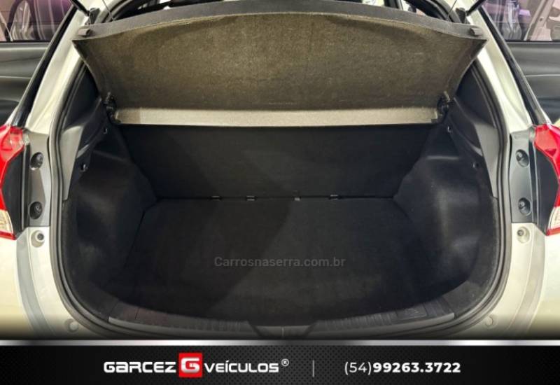 TOYOTA - YARIS - 2019/2019 - Prata - R$ 77.900,00